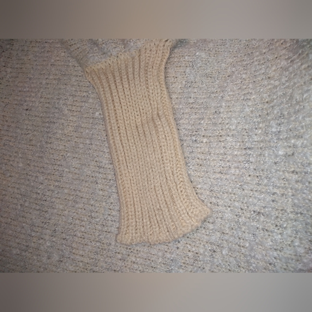 NWT Eclissy Oatmeal Coloured Poncho with Soft White Faux Fur Trim, One-S… - Picture 8 of 11